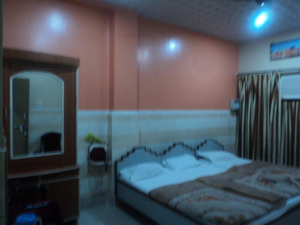 Hotel Jyoti Varanasi Phòng bức ảnh