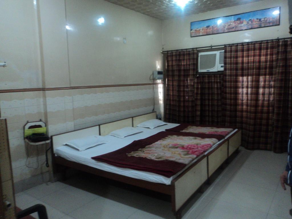 Hotel Jyoti Varanasi Ngoại thất bức ảnh