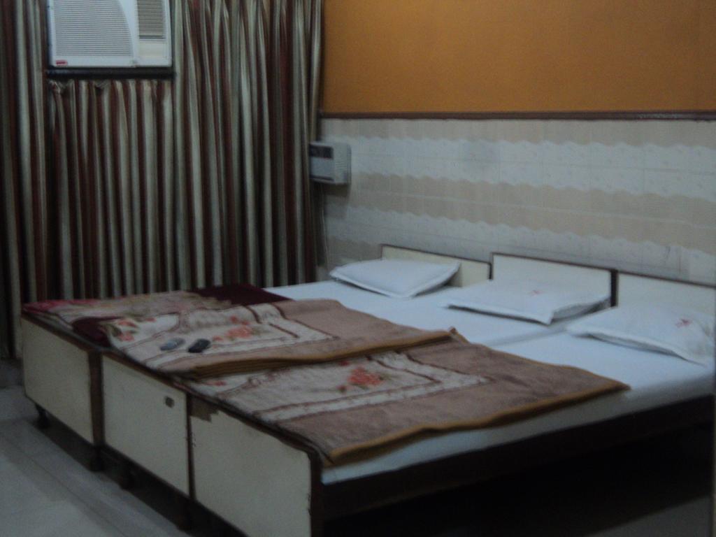 Hotel Jyoti Varanasi Ngoại thất bức ảnh